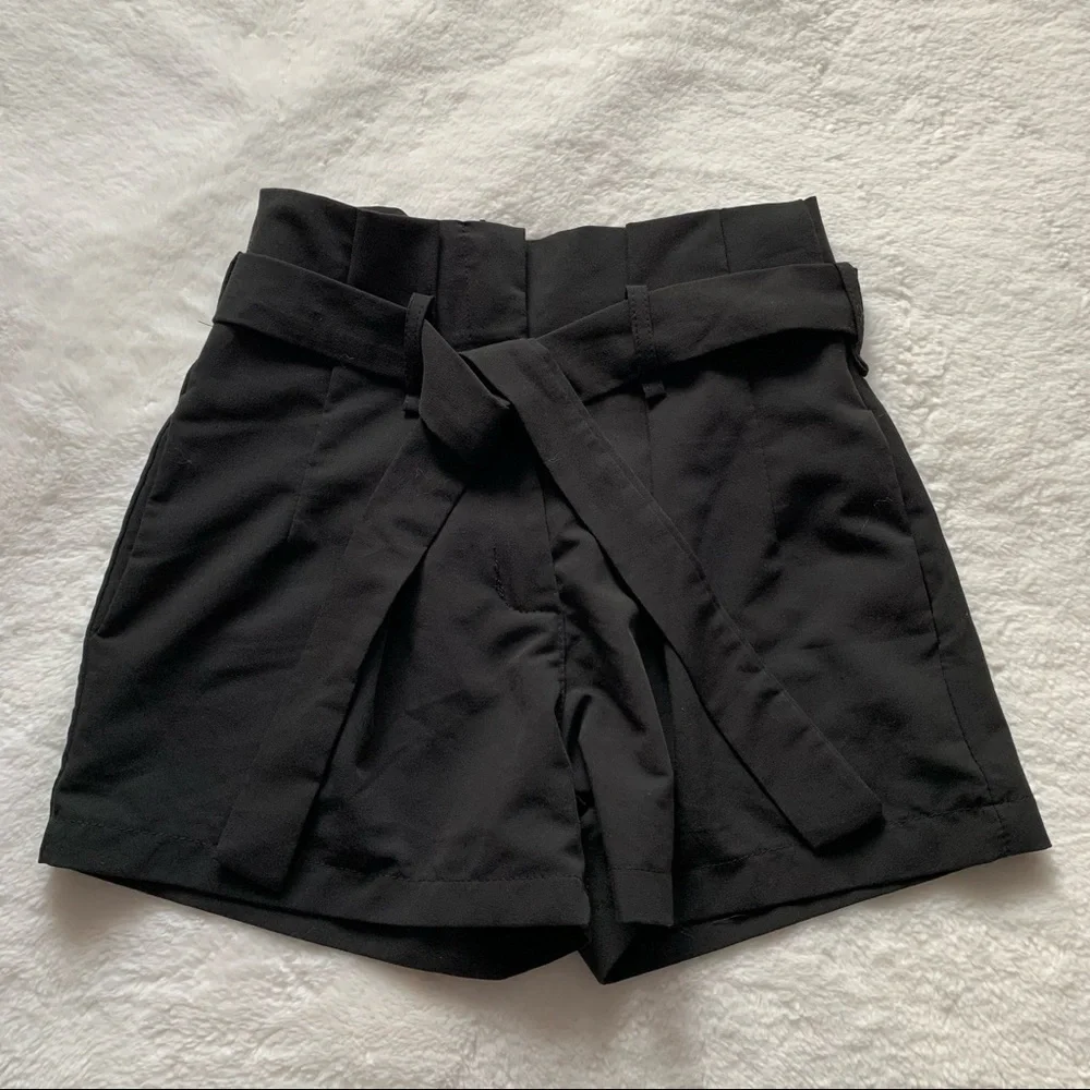 Boohoo High Waisted Black Shorts - Picture 1 of 3